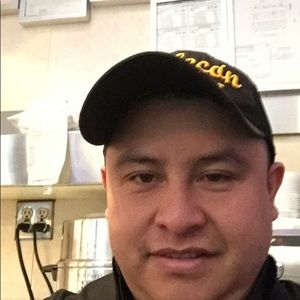 Meet your Posher, Efrain